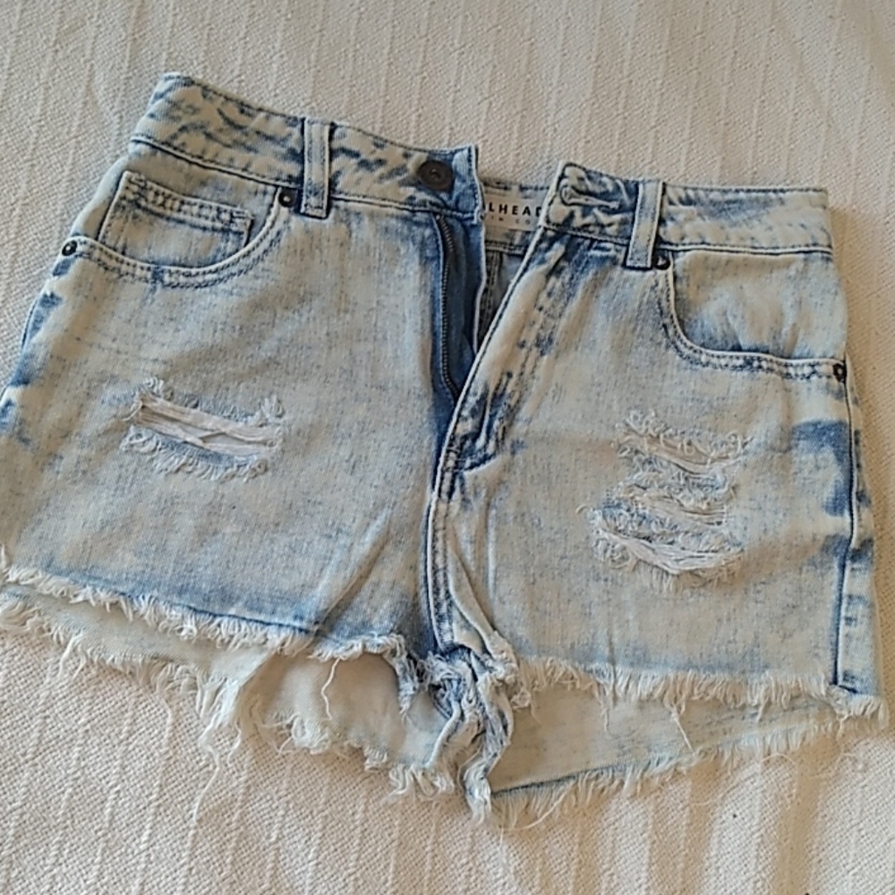 Bullhead high waisted light acid wash shorts